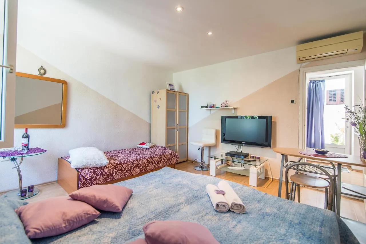 Studio Marley Rovinj Apartment
